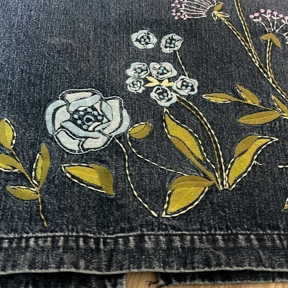 Beautiful Embroidered Y2K Denim Valerie Stevens Zip Back Skirt w Pockets size 4 - Picture 2 of 5